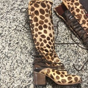 Almost new-Freebird TheCoal sz 10 leather tall boot, backlacing panel, brass zip